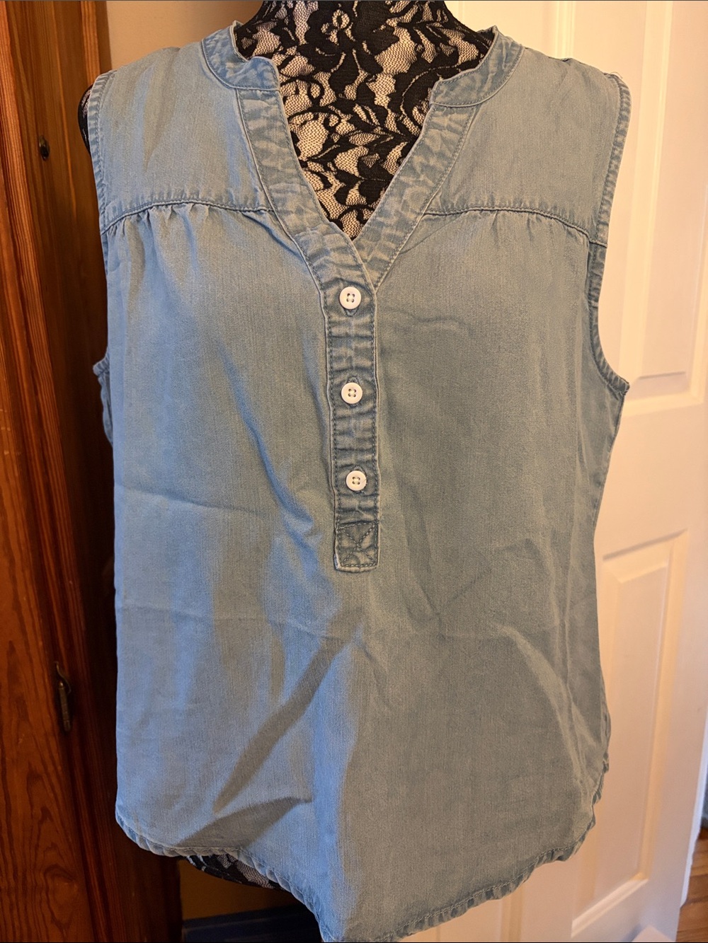 Cupshe Light Blue Sleeveless Chambray Henley Tank